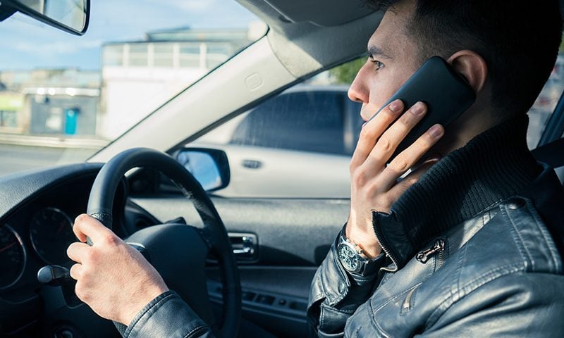 200 drivers caught a day using their mobile phone
