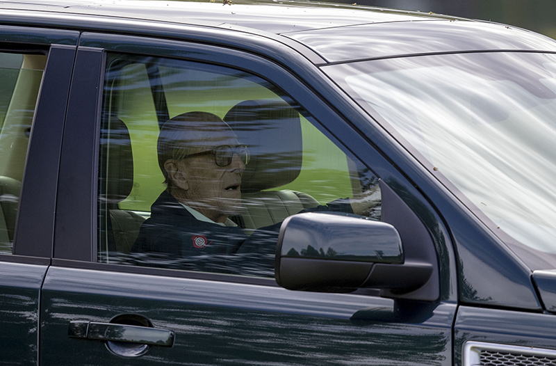 The Duke of Edinburgh who has voluntarily surrendered his driving licence, Buckingham Palace has announced.